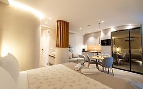 Rooms & Apartment Laura